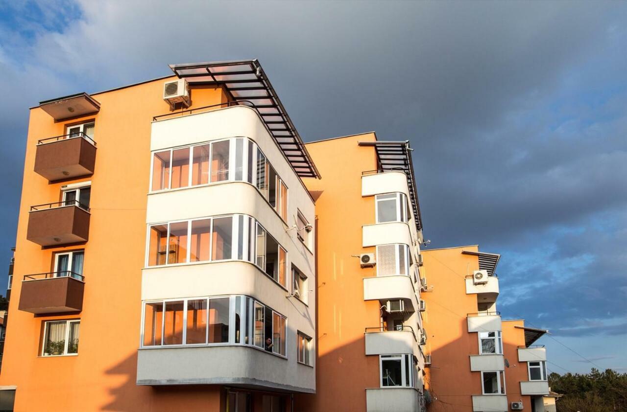 Danny House Apartment Veliko Turnovo Bagian luar foto